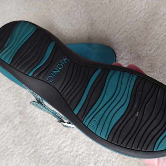 Vionic teal blue python print leather sandals. Size 8 - Picture 7 of 9